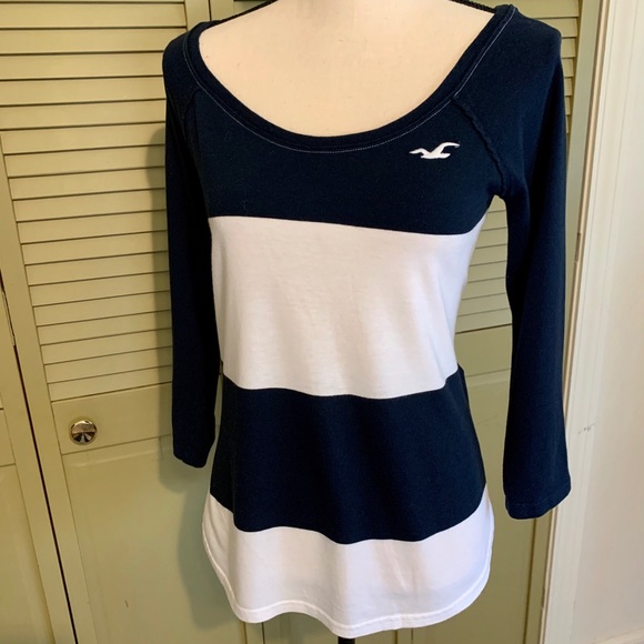 Hollister 3/4 True Navy/White Top - Picture 6 of 10
